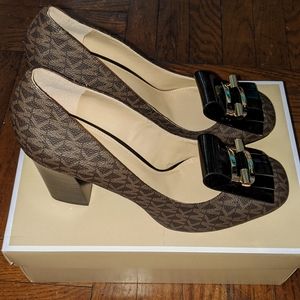 Brand new Michael Kors pump heels